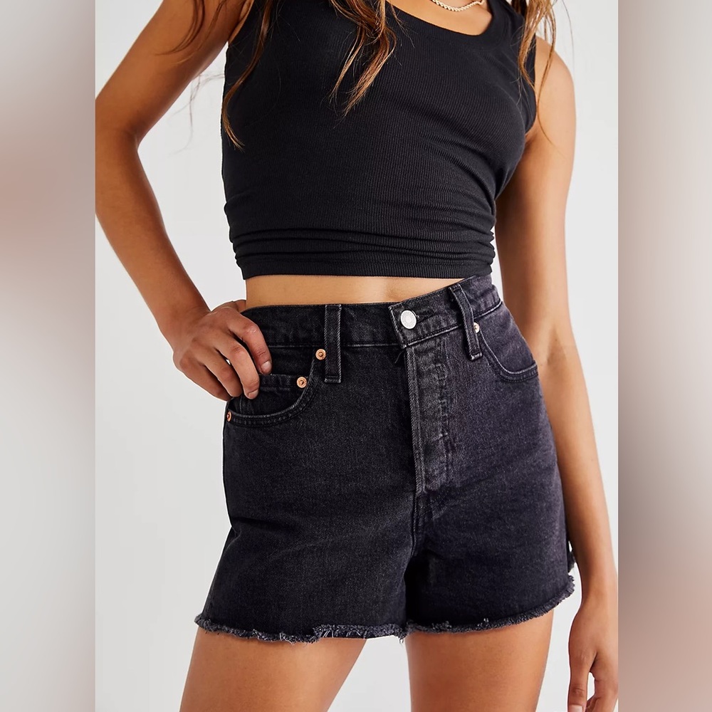 Levi’s rib cage shorts